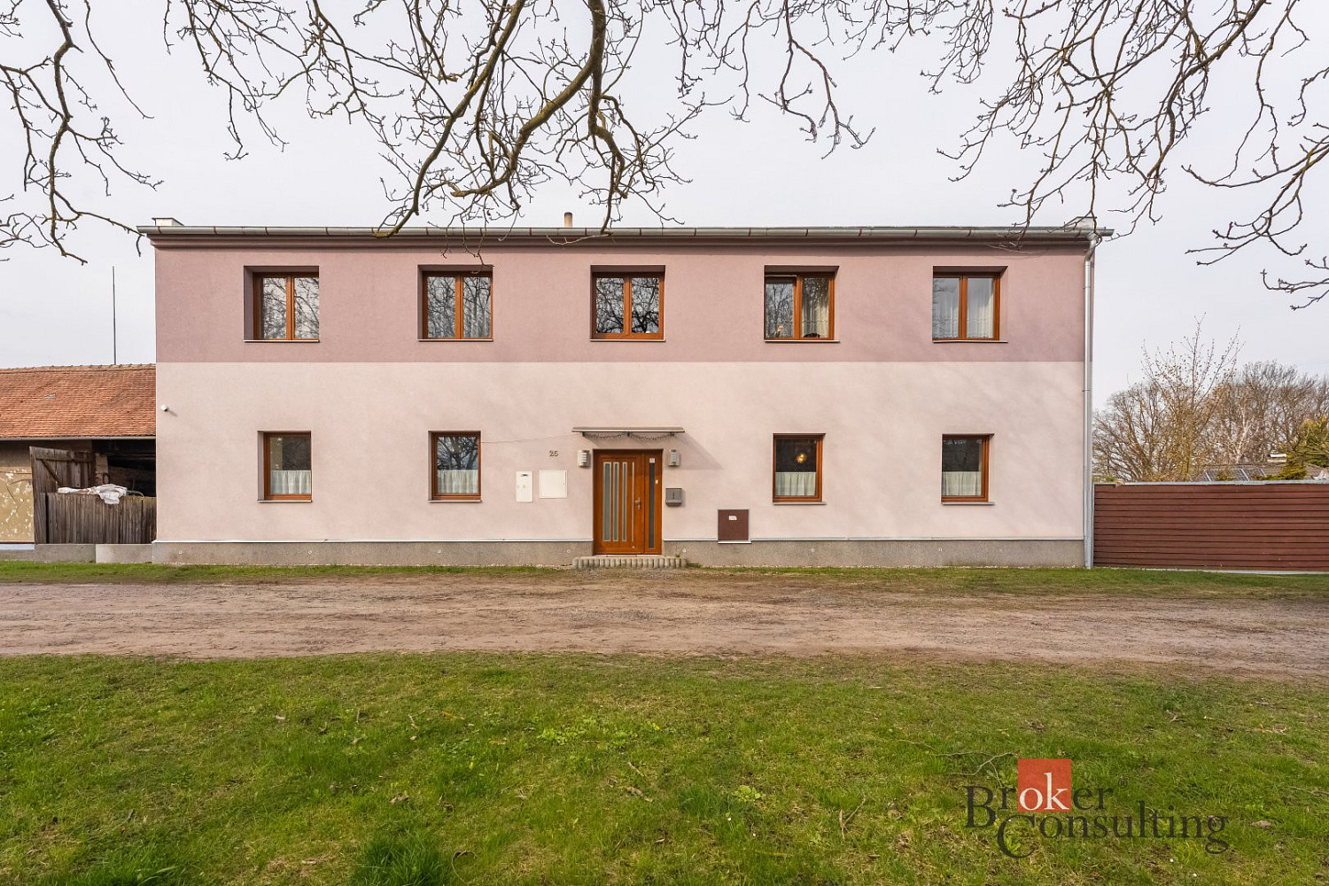 Prodej domu 320 m² s pozemkem 237 m²