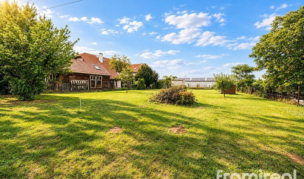 Prodej stavebního pozemku 1 199 m², Staré Město – náhled fotky 5