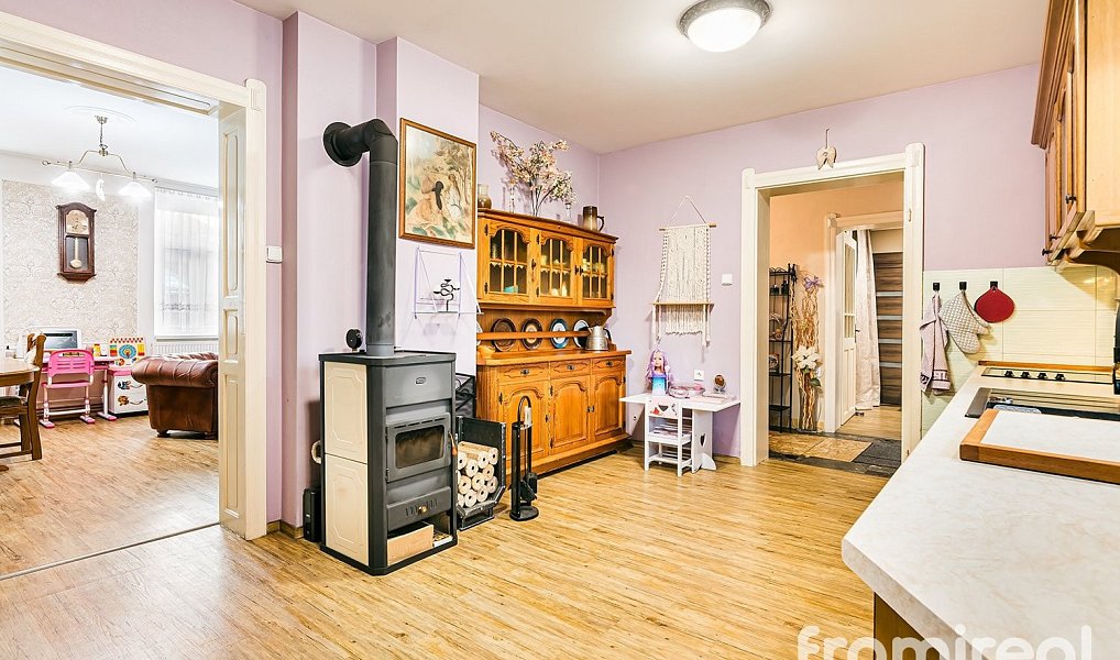 Prodej domu 250 m² s pozemkem 516 m², Strachotín – náhled fotky 9
