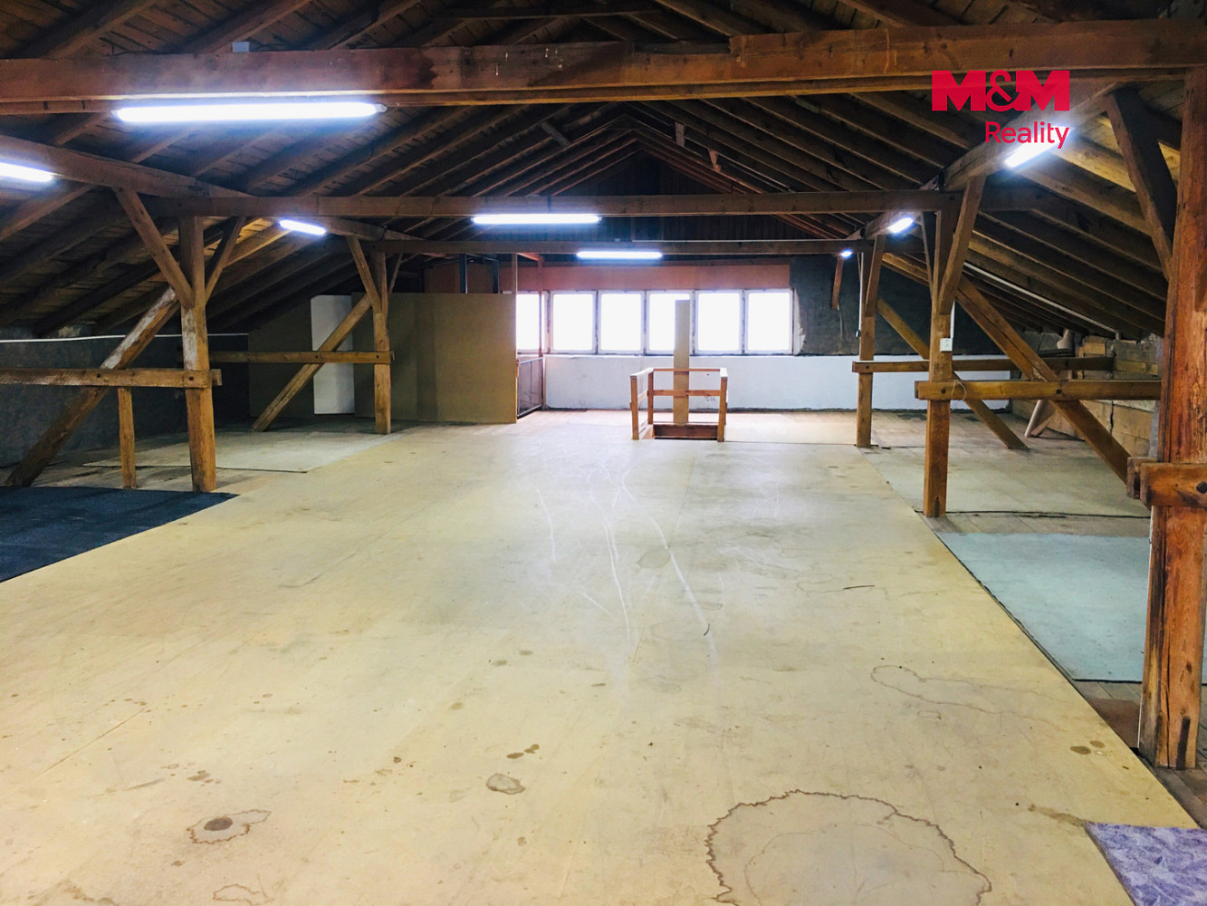 Pronájem skladovacích prostor 200 m² – fotografie 5
