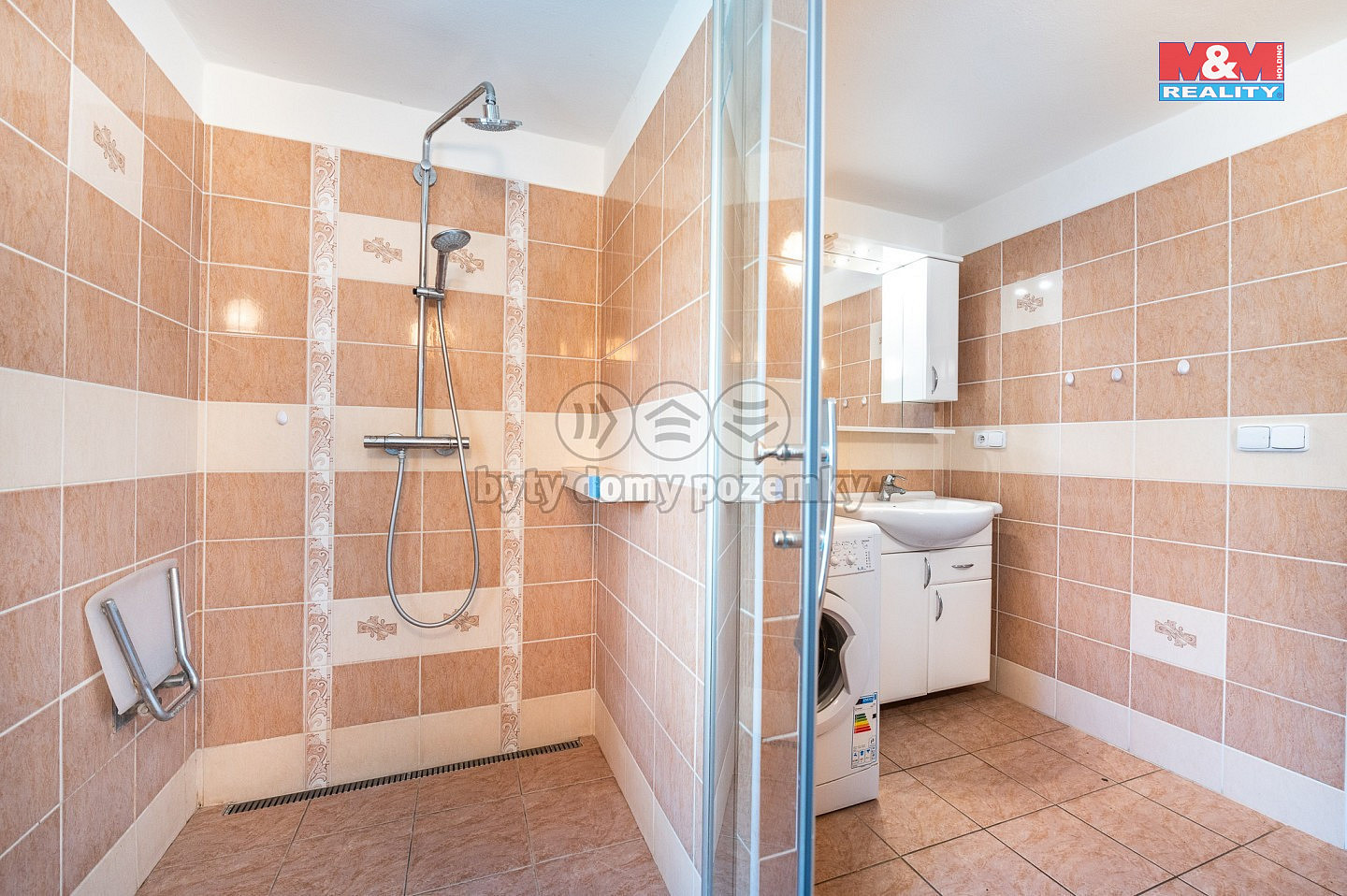 Prodej domu 110 m² s pozemkem 1 062 m² — photo 2
