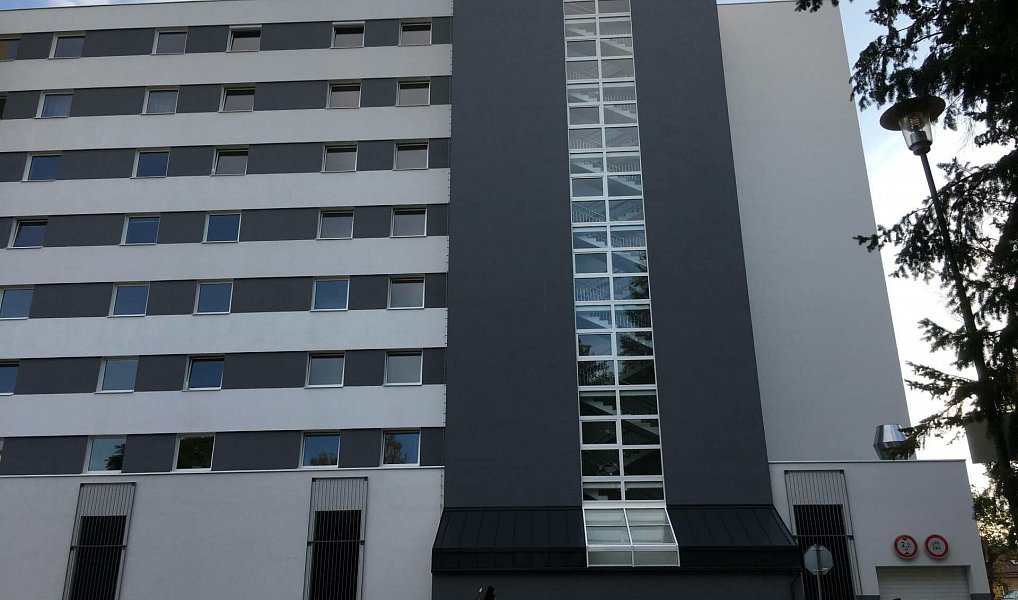 Pronájem parkovacího stání, Jičín – náhled fotky 3
