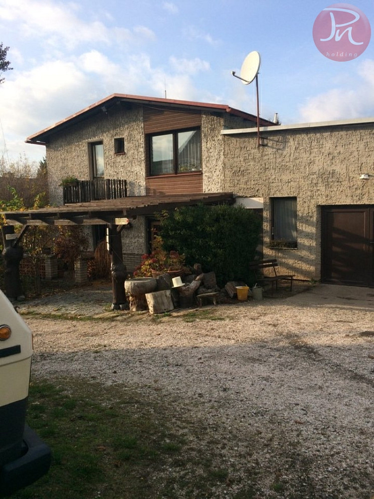 Prodej domu 265 m² s pozemkem 1 800 m²