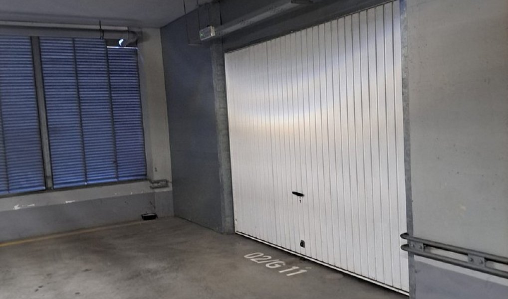 Pronájem uzavřeného garážového stání 25m2 ul. Peržílkova, Praha 13 Stodůlky, Praha – náhled fotky 2
