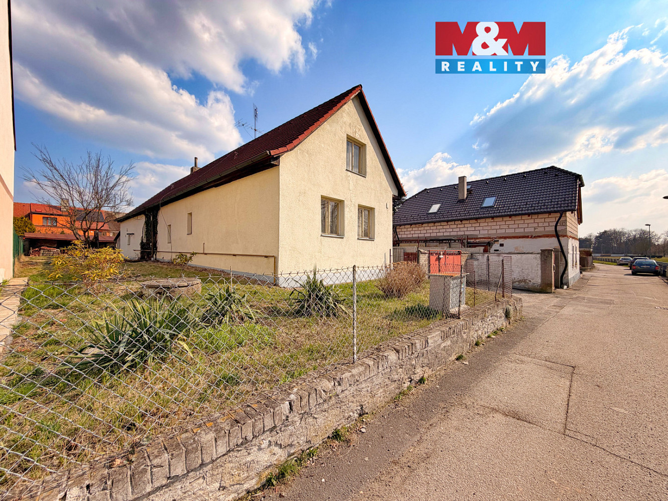 Prodej domu 246 m² s pozemkem 1 110 m²
