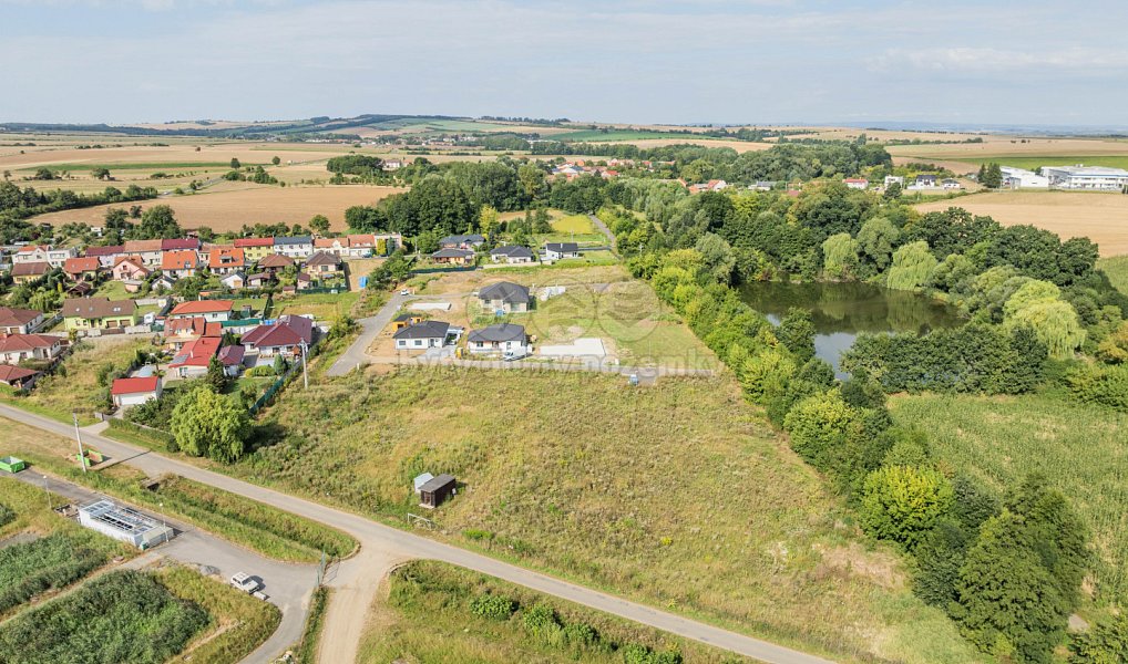 Prodej stavebního pozemku 1 642 m², Lutopecny – náhled fotky 5