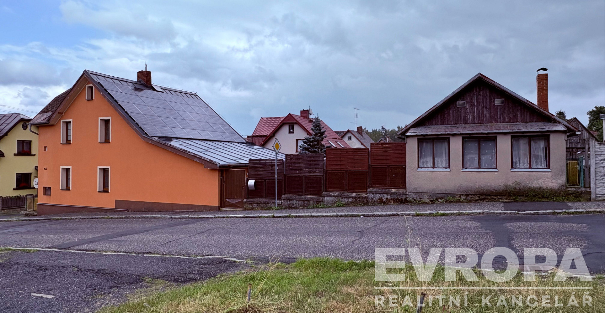 Prodej domu 190 m² s pozemkem 529 m² – fotografie 2