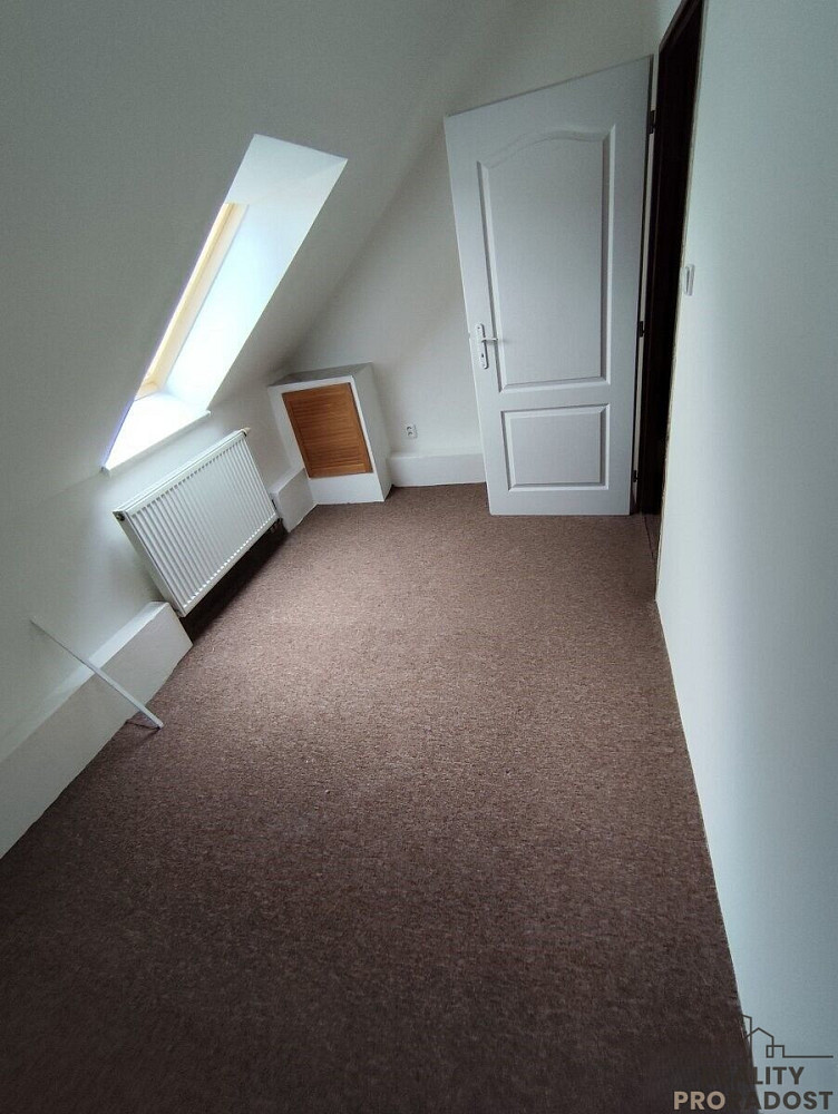 Pronájem bytu 4+kk 103 m² — photo 3