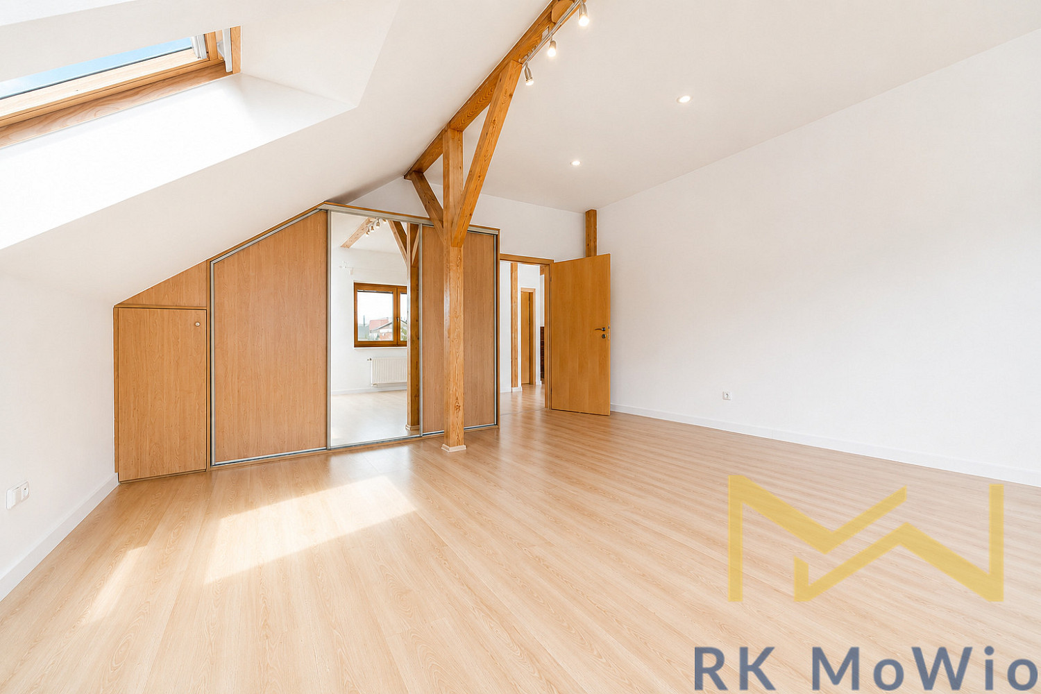 Pronájem domu 410 m² s pozemkem 1 036 m² — photo 5