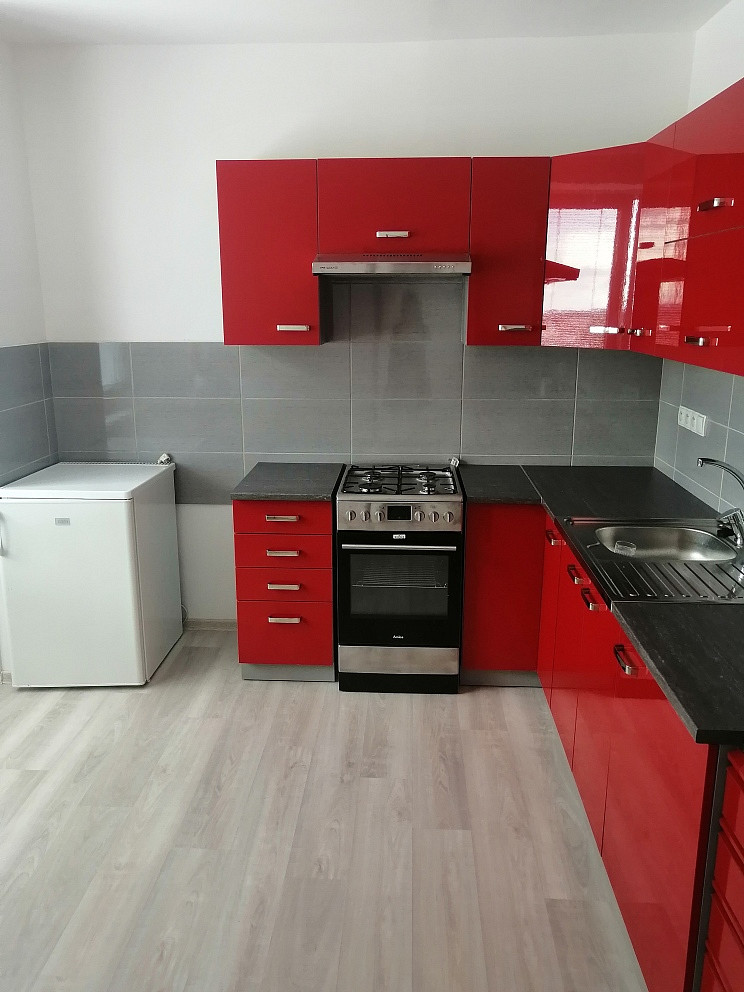 Pronájem bytu 2+1 74 m² — photo 2