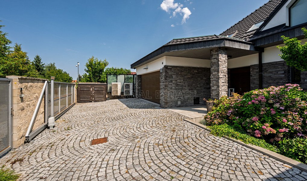 Prodej domu 546 m² s pozemkem 1 608 m², Zvole – náhled fotky 42