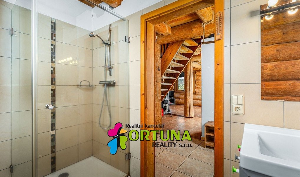 Prodej domu 115 m² s pozemkem 2 247 m², Vacov – náhled fotky 8