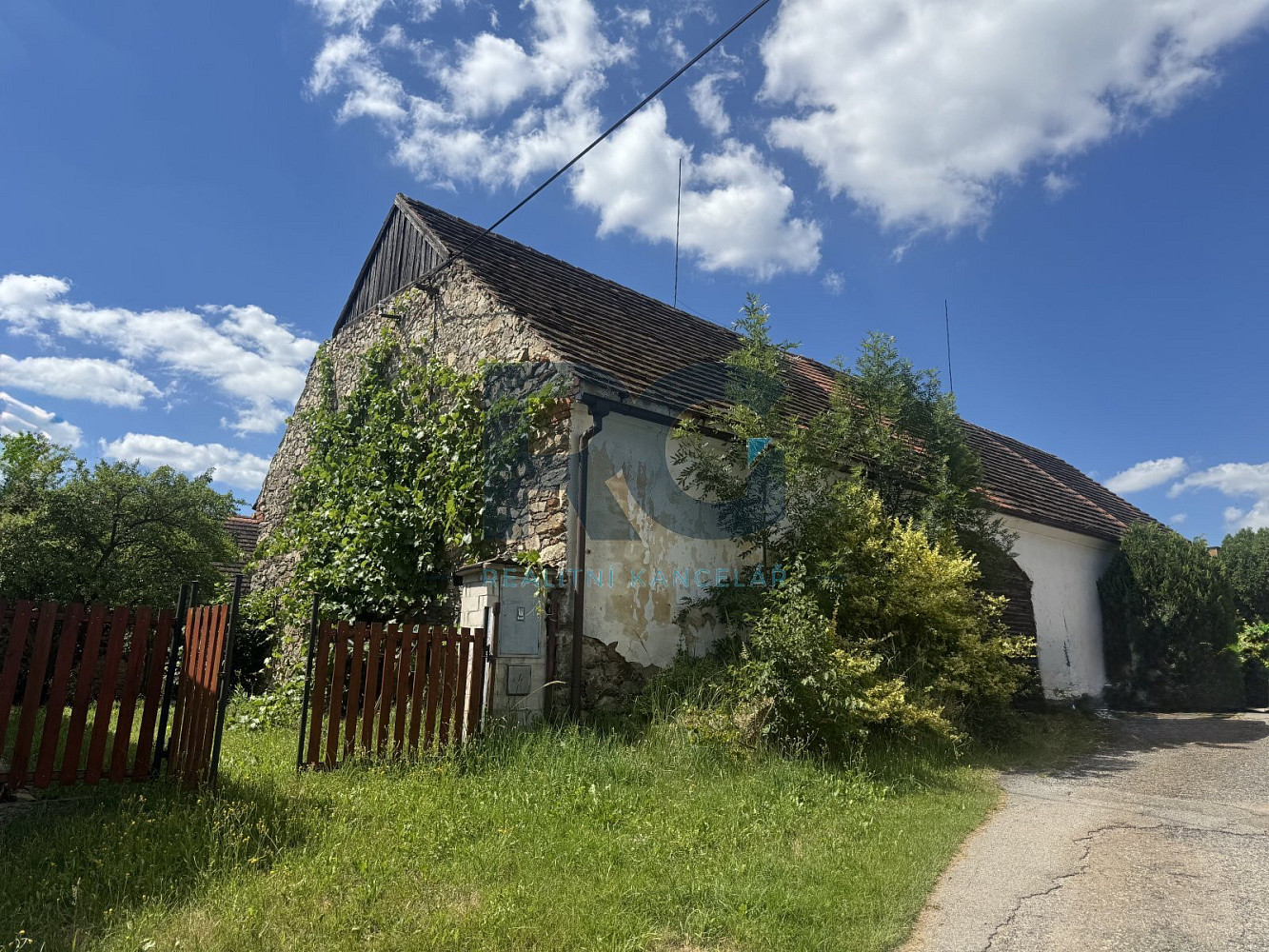 Prodej stavebního pozemku 712 m²