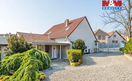 Prodej domu 240 m² s pozemkem 893 m², Líský, okres Kladno