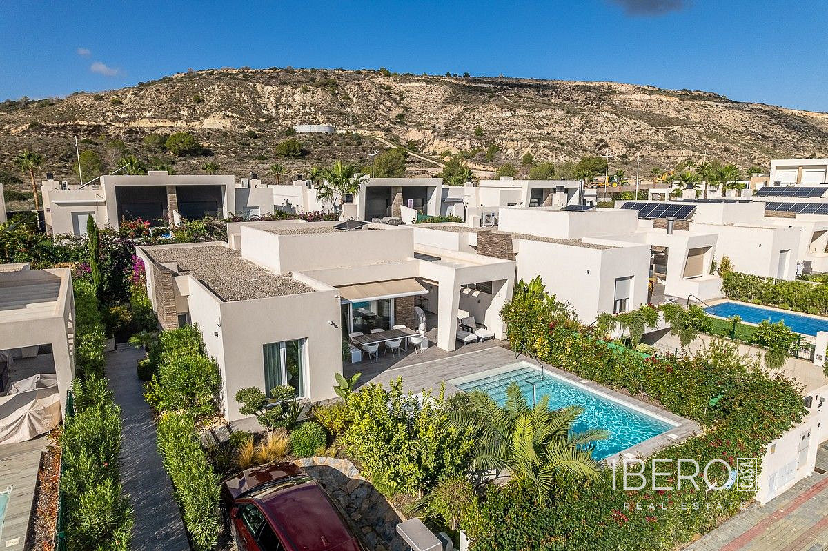 Prodej domu 132 m² s pozemkem 500 m² - Vista 2