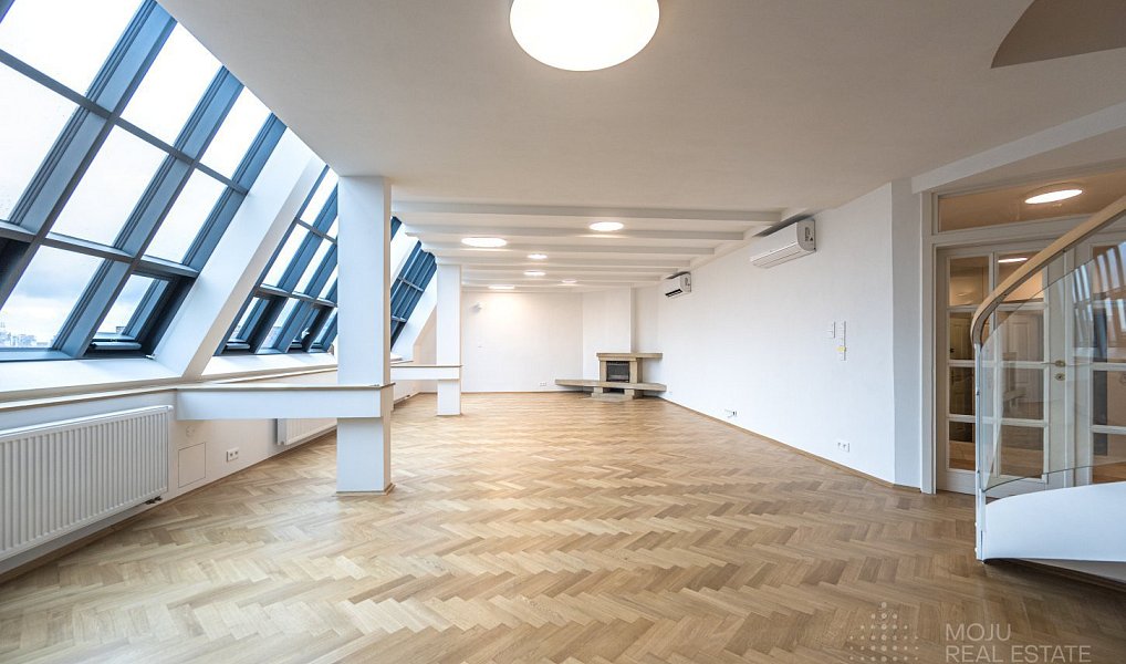 Pronájem bytu 4+1 227 m², Praha – náhled fotky 2