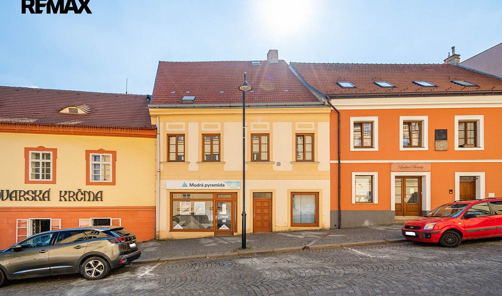 Prodej nájemního domu, činžáku 200 m², Slaný – fotka 1 z 41