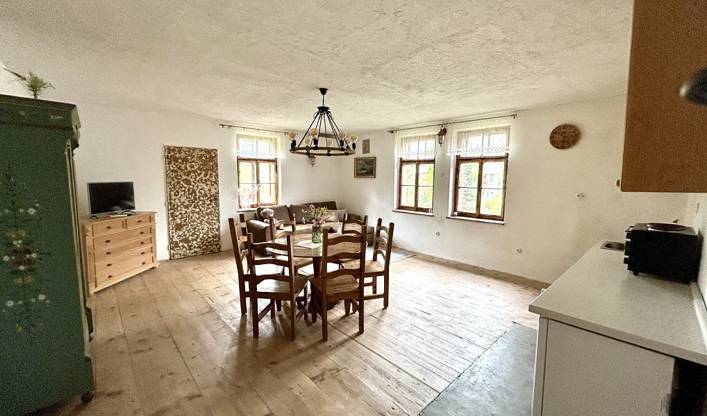 Prodej domu 300 m² s pozemkem 333 m², Líšnice – náhled fotky 2