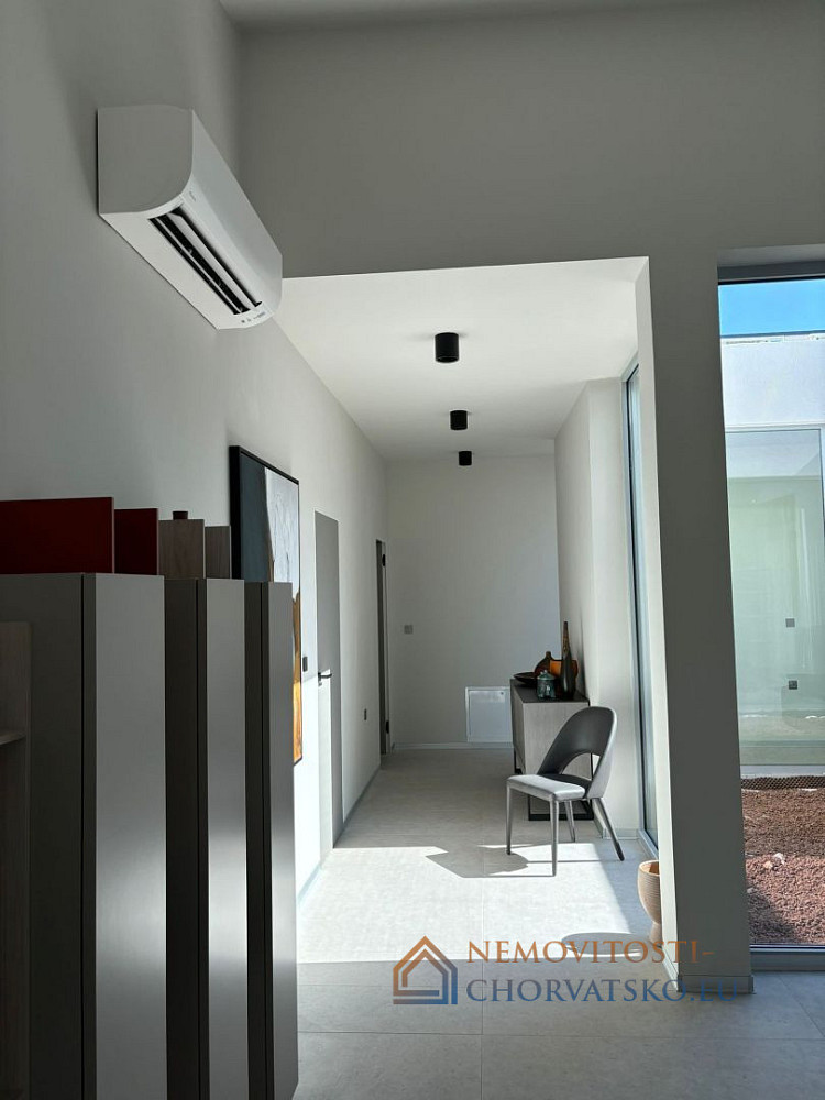 Prodej domu 210 m² s pozemkem 1 000 m² - Mehr