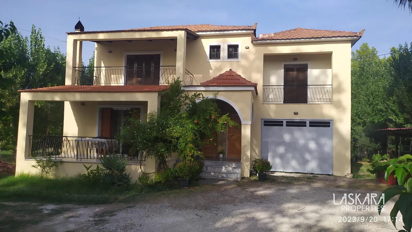 Prodej domu 200 m² s pozemkem 2 200 m²