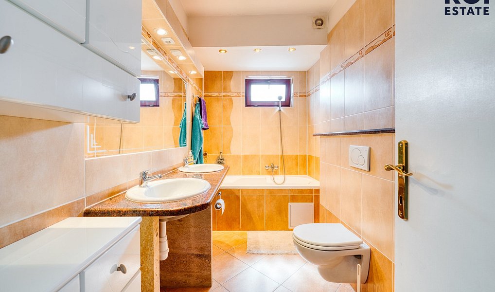 Prodej domu 194 m² s pozemkem 1 083 m², Omice – náhled fotky 21