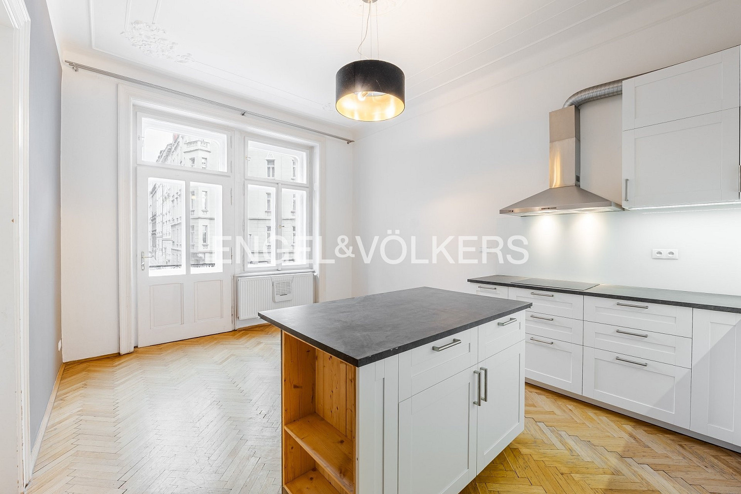 Pronájem bytu 3+1 101 m² – fotografie 2