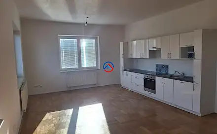 Pronájem bytu 3+kk 100 m²