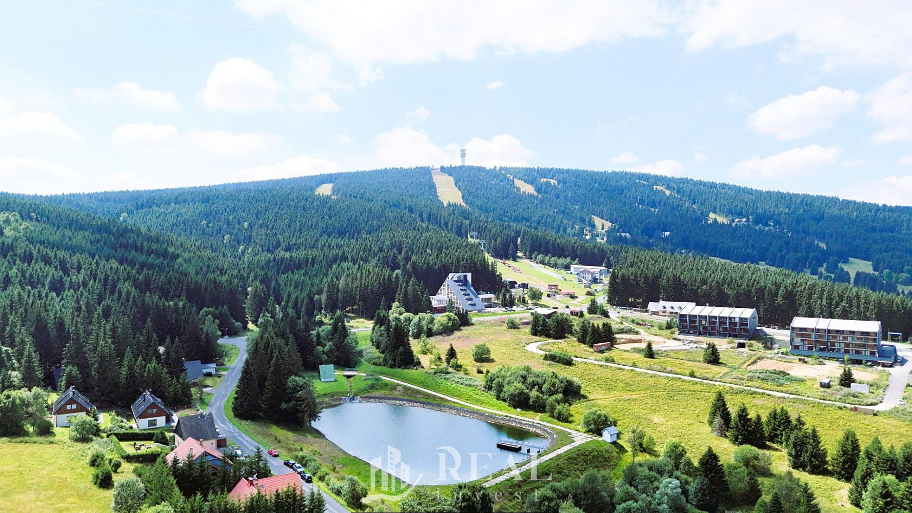 Prodej stavebního pozemku 700 m² – fotografie 3