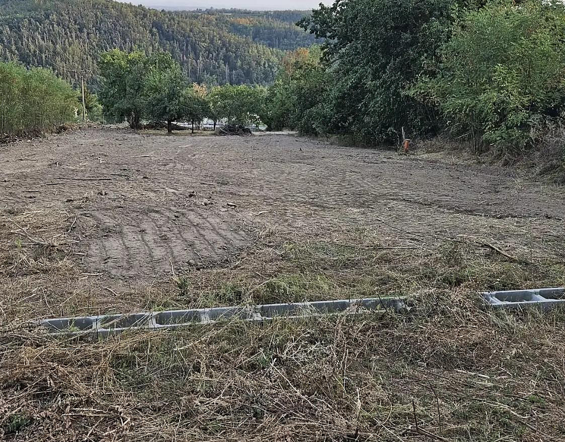 Prodej stavebního pozemku 2 500 m² – pohled 3