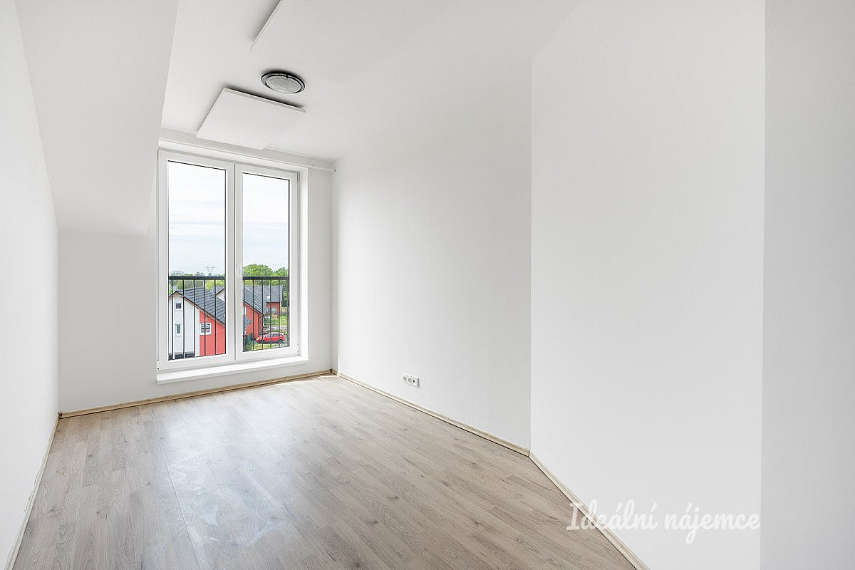 Pronájem bytu 1+kk 23 m² – fotografie 4