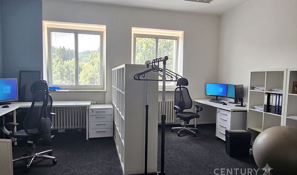 Pronájem kanceláře 260 m², Zlín – náhled fotky 3