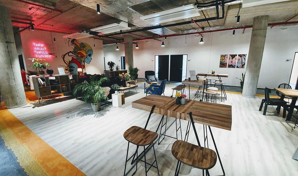 Pronájem kanceláře 365 m², Praha – náhled fotky 8