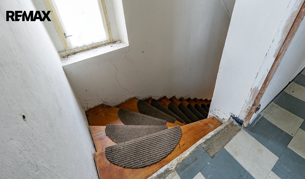 Prodej domu 235 m² s pozemkem 1 359 m², Praha – náhled fotky 37