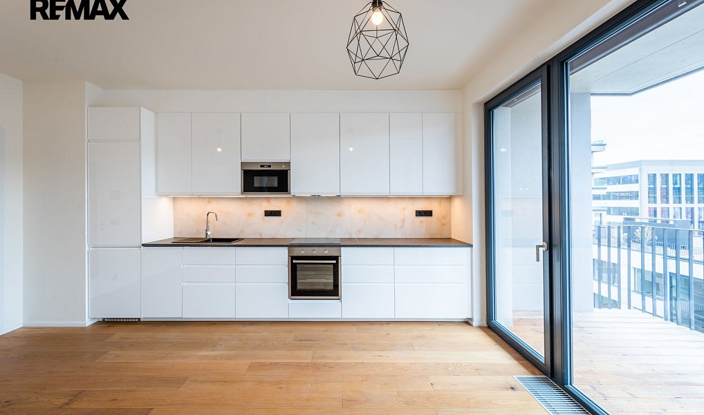 Pronájem bytu 2+kk 66 m², Praha – náhled fotky 7