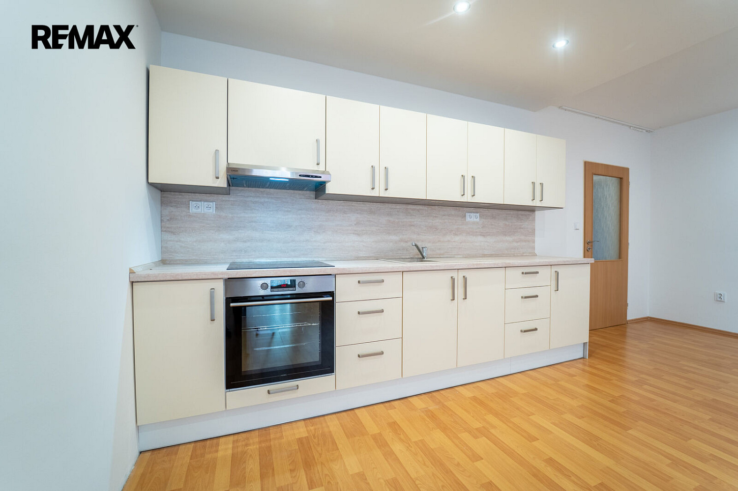 Pronájem bytu 1+kk 43 m² – fotografie 2