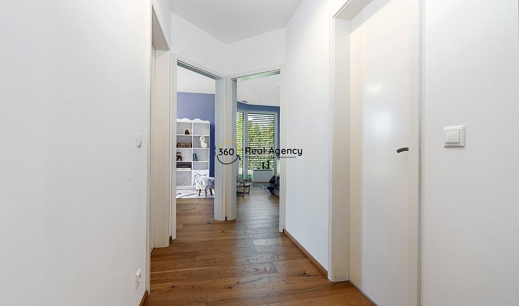 Prodej domu 214 m² s pozemkem 1 240 m², Trnová – náhled fotky 17