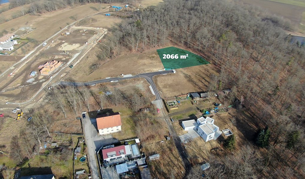 Prodej stavebního pozemku 2 066 m², Hluboká nad Vltavou – náhled fotky 3
