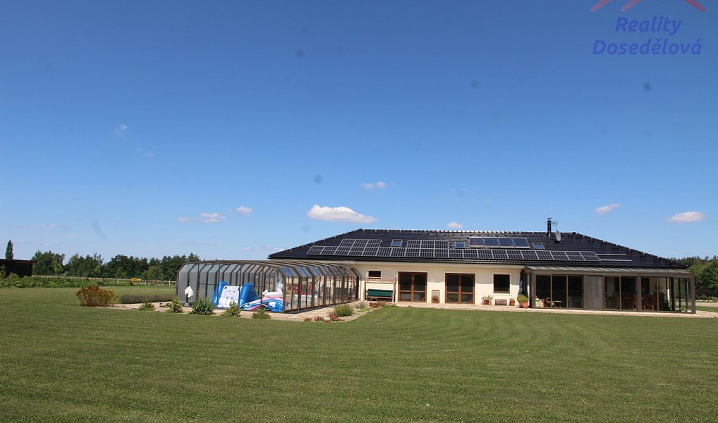 Prodej domu 610 m² s pozemkem 8 027 m², Rašovice – náhled fotky 2