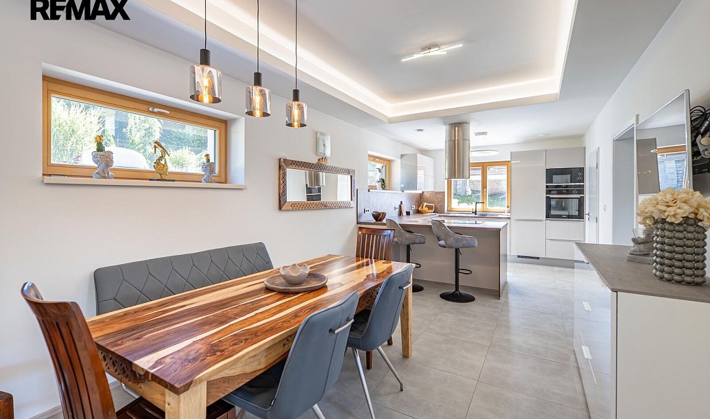 Prodej domu 162 m² s pozemkem 1 947 m², Zvánovice – náhled fotky 3