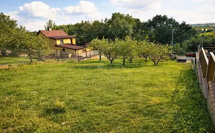 Prodej stavebního pozemku 530 m², Nad rybníkem, Praha 9 - Dolní Počernice