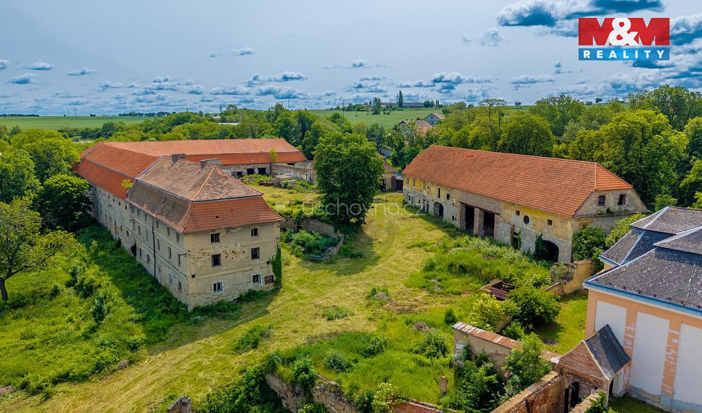 Prodej komerčního pozemku 18 500 m², Zvoleněves – náhled fotky 3