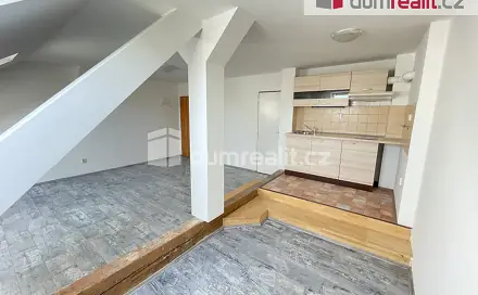 Pronájem bytu 1+kk 32 m², Jindřicha Plachty, Praha 5 - Smíchov