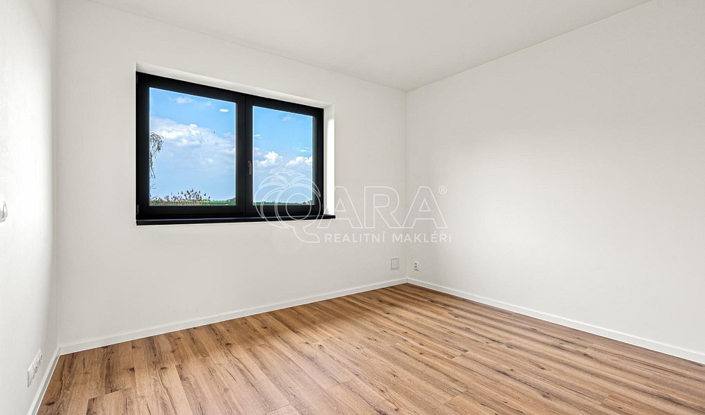 Prodej domu 190 m² s pozemkem 846 m², Rostoklaty – náhled fotky 17