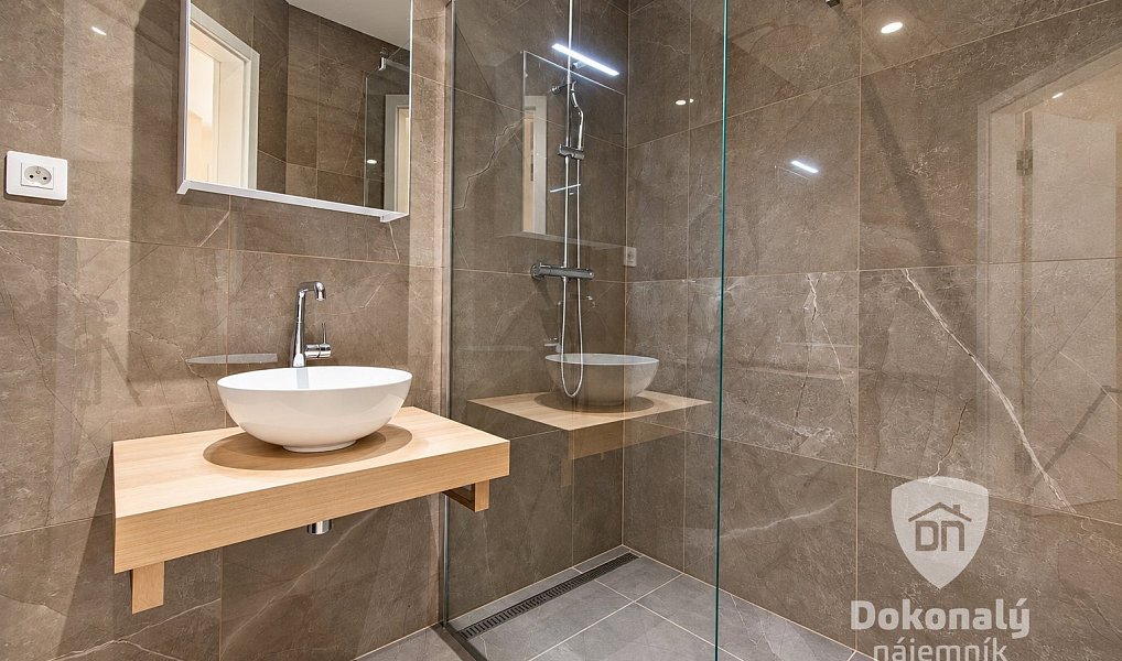 Pronájem bytu 2+kk 57 m², Praha – náhled fotky 3