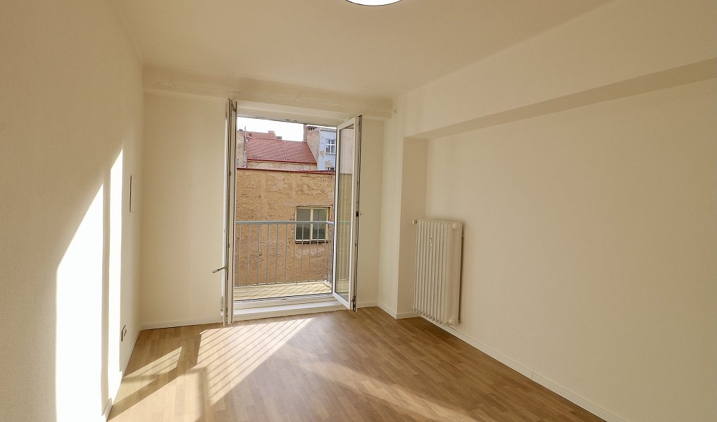Pronájem bytu 2+1 73 m², Praha – náhled fotky 2