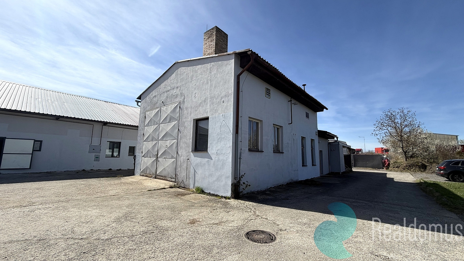 Pronájem komerčního objektu (jiného typu) 100 m²