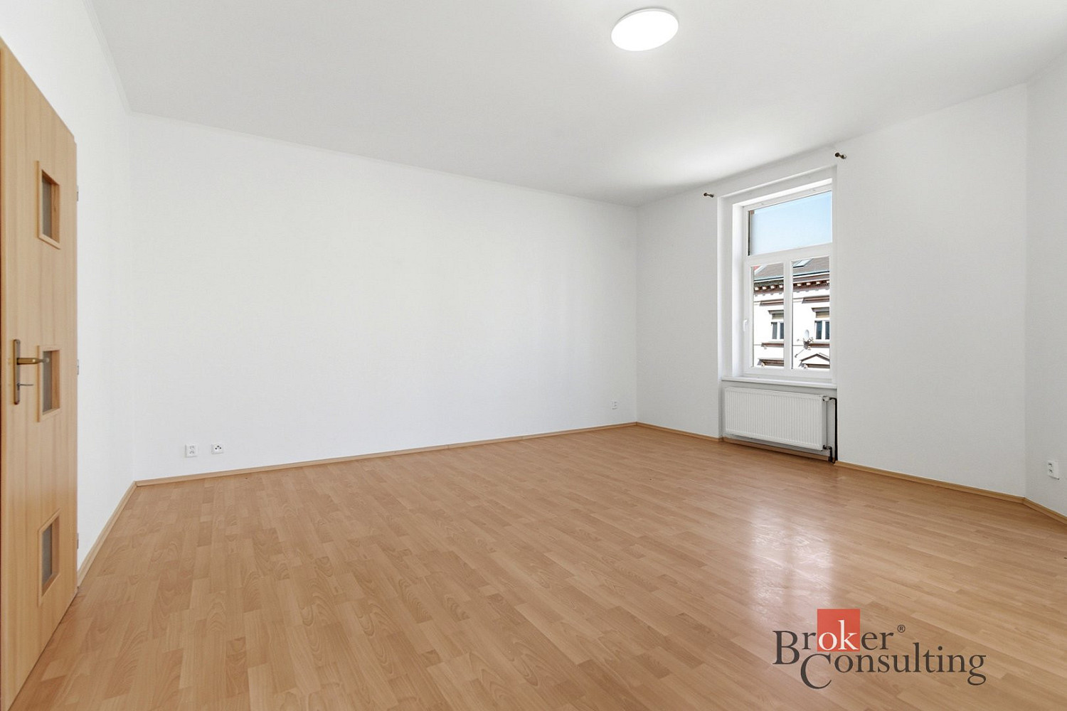 Pronájem bytu 1+kk 42 m² – fotografie 3