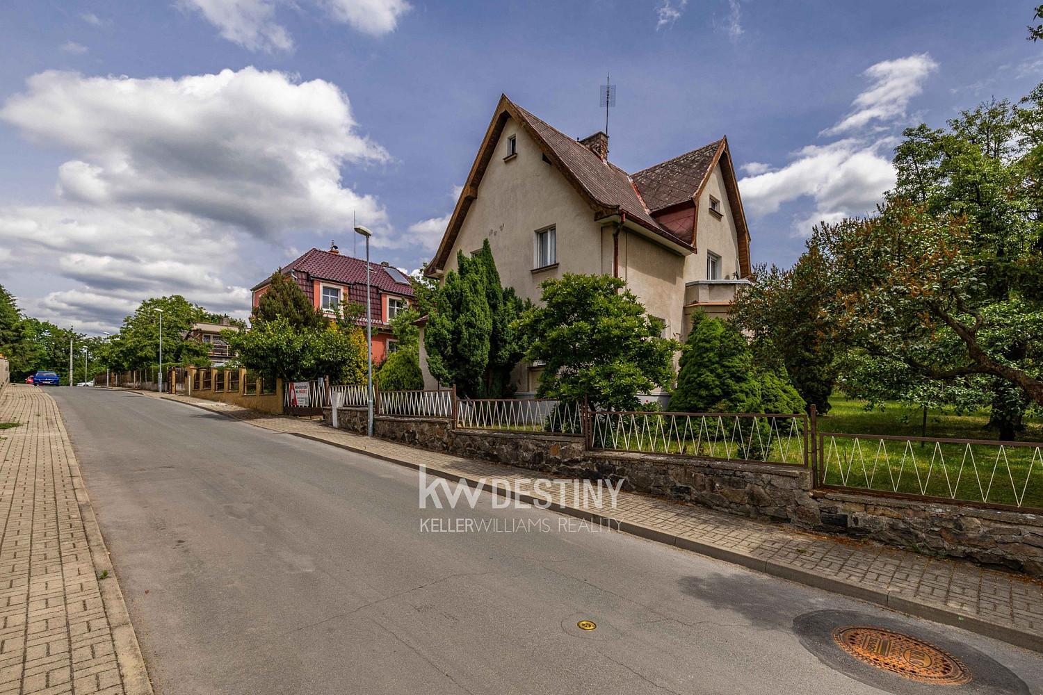 Prodej domu 150 m² s pozemkem 931 m² – pohled 2