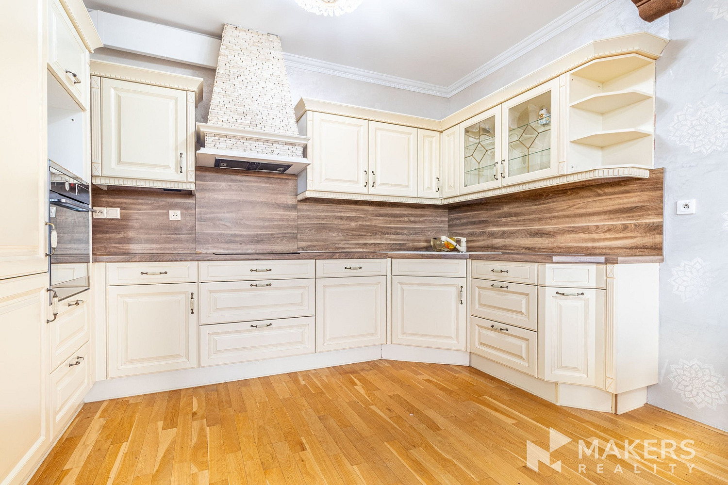 Pronájem bytu 3+kk 100 m² – fotografie 4