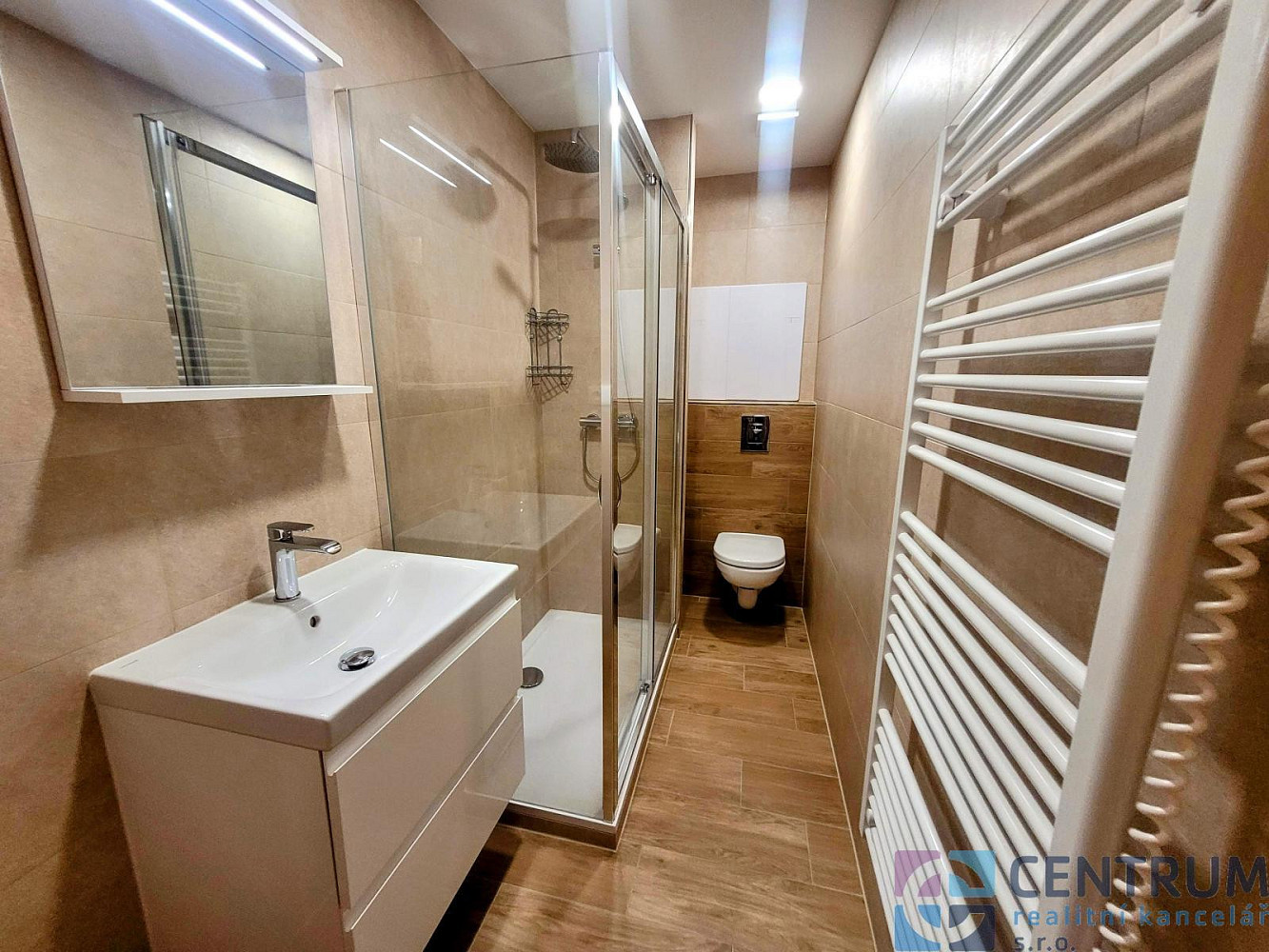 Pronájem bytu 2+kk 44 m² – fotografie 3